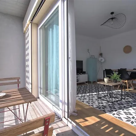 Adelitas House Apartment *
