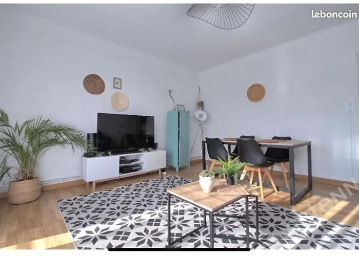 Adelitas House * 아쟁