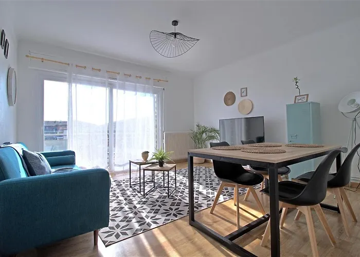 Adelitas House * Agen